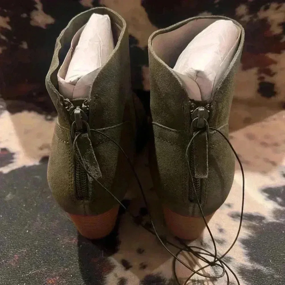 Violet & Red Cupid Ankle Boot Bootie Suede Leather Olive Size 7.5 - Picture 3 of 3